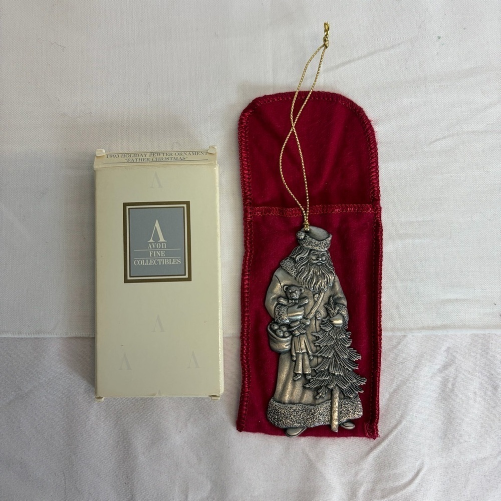 Avon Fine Collectibles Pewter Santa Ornament 1993 w Box